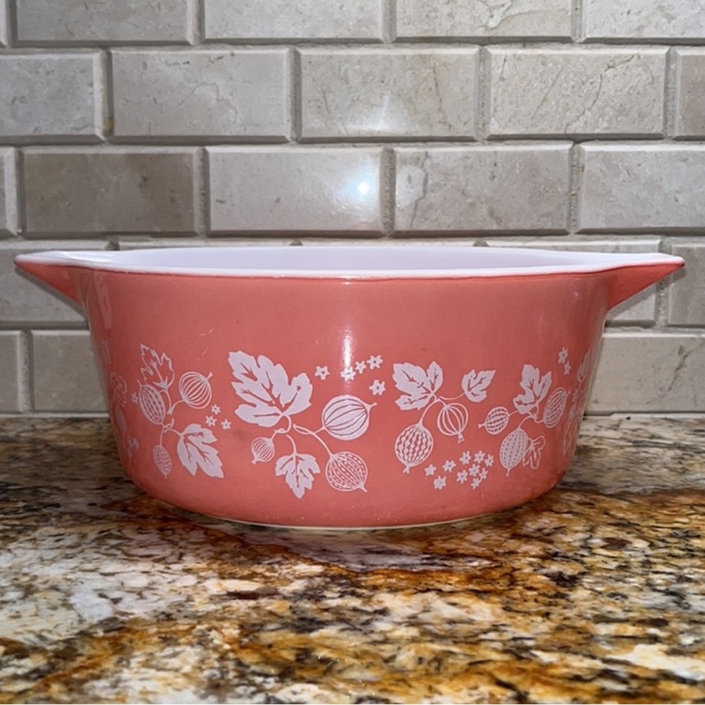 Vintage Pyrex 475-B 2 1/2 QT. Gooseberry Casserole Dish (no lid)